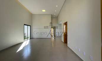 Imagem: Casa de condomínio térrea para venda possui