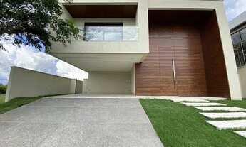 Imagem: Sobrado alto padrão novo, amplo, sendo