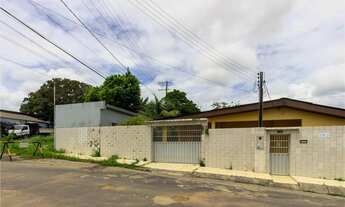 Imagem 2: Charmosa casa de 3 quartos com grande terreno disponível para locação no Conjunto Belveder