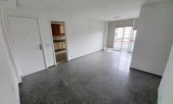 Imagem 2: Ótimo apartamento com vista indevassável e duas vagas de garagem, composto por sala, varan