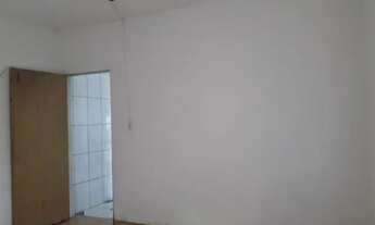 Imagem 2: Alugo casa com dois cômodos grandes, um banheiro, área de serviço e quintal grande