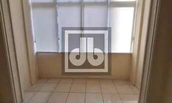 Imagem: Leblon, 02 quqrtos, prédio charmoso