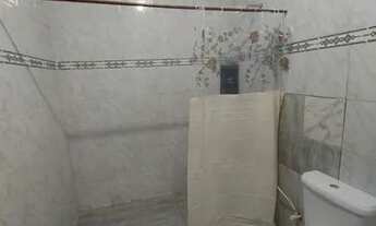 Imagem 5: ALUGO CASA AMPLA COM QUINTAL E GARAGEM