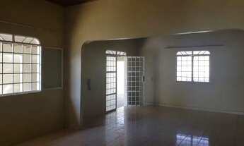 Imagem 5: ALUGA-SE CASA Casa com 3 dormitórios