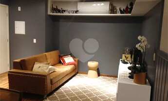 Imagem 2: Bairro Pinheiros! Apartamento andar alto, reformado com 2 dorms, 1 suite e 2 vagas