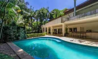 Imagem 7: Espetacular, amplo e em condomínio. Confira!