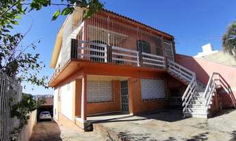 Imagem 2: Parte superior da casa, 3 dormitórios, 2 banheiros sol e vista