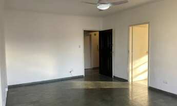 Imagem 7: Confortável apartamento com 2 dormitórios e 1 vaga na rua mais bonita de Santos