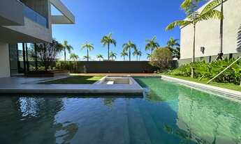 Imagem 7: Casa para venda tem 933 metros quadrados com 5 quartos