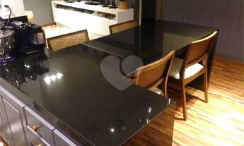 Imagem 4: Bairro Pinheiros! Apartamento andar alto, reformado com 2 dorms, 1 suite e 2 vagas