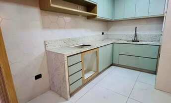 Imagem 7: Triplex individual de esquina com a avenida principal, 2 quartos, varanda, rua calçada, po