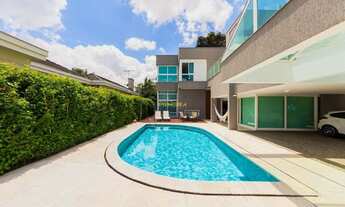 Imagem: Casa com piscina no condomínio Villa Lobos