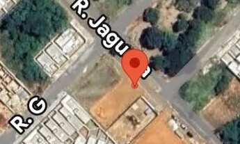 Imagem: Lote plano e murado