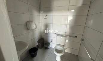 Imagem 4: Galpão comercial disponível para locação no bairro São Jorge em Uberlândia - MG