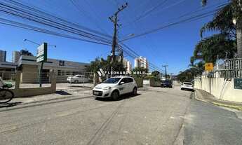 Imagem 3: Apartamento de 2 quartos, sendo uma suite, elevador, garagem coberta e sacada com churrasq