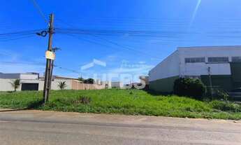 Imagem: LOTE COM 541,77 M2 DE ESQUINA, PRÓXIMO