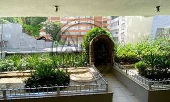 Imagem: Laranjeiras. Kitnet. Andar alto. Desocupado