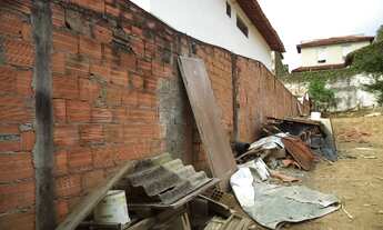 Imagem 2: TERRENO COM PEQUENO ACLIVE - 447 m²