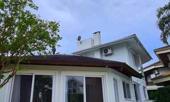 Imagem 4: Casa para venda com 350 metros quadrados com 5 quartos.