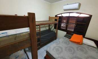 Imagem 3: Casa grande com piscina e churrasqueira à venda em Praia Grande, aceita financiamento!!!