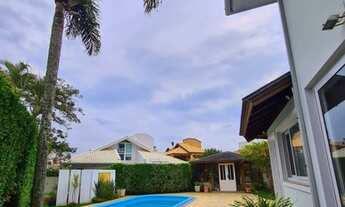 Imagem 3: Casa para venda com 350 metros quadrados com 5 quartos.