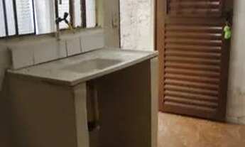 Imagem 2: Aluga-se kitnet perto do metrô. Para casais sem filhos,moças e rapazes