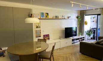 Imagem 2: Apt SUPER DECORADO e montado - 04 quartos, 02 vagas e varanda