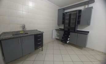 Imagem 3: Casa para alugar na Rua Cachoeira, 04 Dormitórios, 02 vagas. Churrasqueira