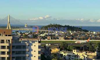 Imagem 2: Espaçoso apartamento em andar alto no VERNAZZA, frente mar , com toda infraestrutura de la