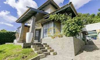 Imagem: Casa com 379m² com piscina aquecida em