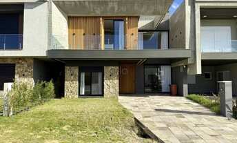 Imagem: Casa mobiliada com 4 suítes à venda