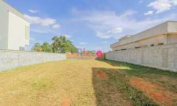 Imagem 2: Lote Portal do Sol Green com vizinhos definidos na avenida principal