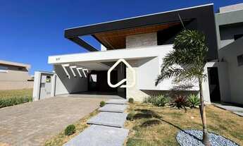 Imagem 5: Casa de Alto Padrão com 3 Suítes, Piscina e Energia Fotovoltaica em Condomínio Fechado