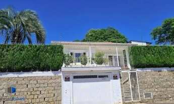 Imagem 4: Casa Espetacular com Vista Deslumbrante, Reformada por Arquiteto de 2 dormitórios, suíte