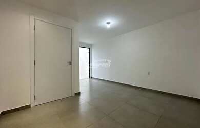 Imagem 4: Loja térrea comercial disponível para locação no bairro Centro, em Balneário Piçarras/SC