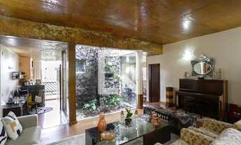 Imagem 4: Casa à Venda - Bandeirantes, 4 Quartos, 1200 m2