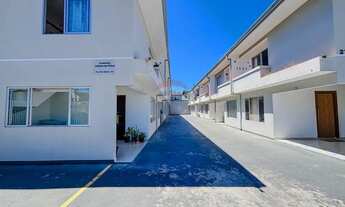 Imagem 2: Sobrado no centro de Matinhos à 4 quadras do Mar