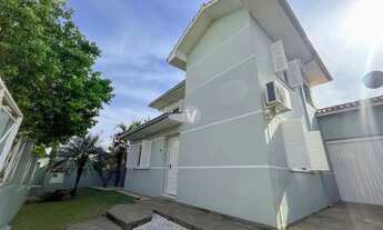 Imagem 2: Bela casa à venda, 3 dormitórios, com piscina, salão de festas, bairro Camobi!