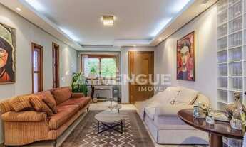 Imagem 2: Casa estilo sobrado com 4 dormitórios, 4 vagas em excelente localização próximo ao Iguatem