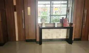 Imagem 2: Raridade na República: 101m² Reformados, Varanda e Muita Luz Natural