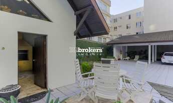 Imagem 2: REbrokers - Casa 4 Dormitórios sendo 1 Suítes, terremo amplo ZR4, Curitiba para comprar
