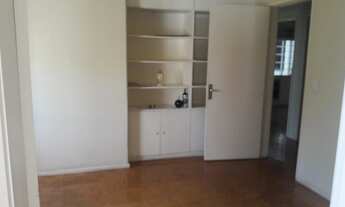 Imagem 5: Casa para aluguel tem 220 metros quadrados com 4 quartos em Três Figueiras - Porto Alegre