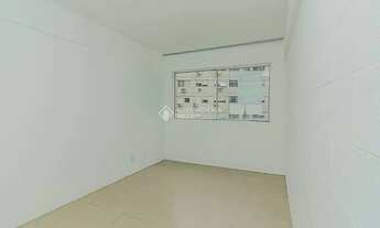 Imagem 2: PORTO ALEGRE - Apartamento Padrão - Partenon