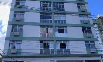 Imagem 2: Centro: apartamento dois quartos; dois banheiros; mobiliado