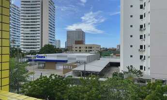 Imagem 3: Apartamento com varanda, armários projetados, segurança e em ótima localização