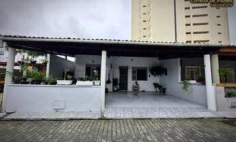 Imagem: Casa Plana com 3 Quartos em Condomínio