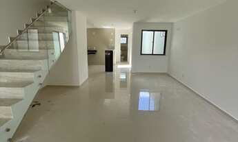 Imagem 3: Casa Duplex possui 129 metros quadrados com 4 quartos em Coité - Eusébio - CE