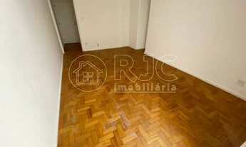 Imagem 4: Apartamento para venda tem 71 metros quadrados com 2 quartos em Copacabana - Rio de Janeir