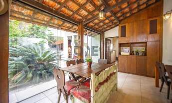 Imagem 2: Com 2 Suítes + 1 e Salas Envidraçadas para Jardim Interno com Pomar `a venda no Butantã