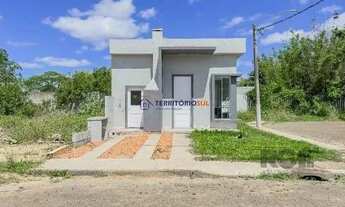 Imagem 2: Casa em Porto Alegre, no bairro Aberta dos Morros, com 3 dormitório(s), e 3 banheiros, à v